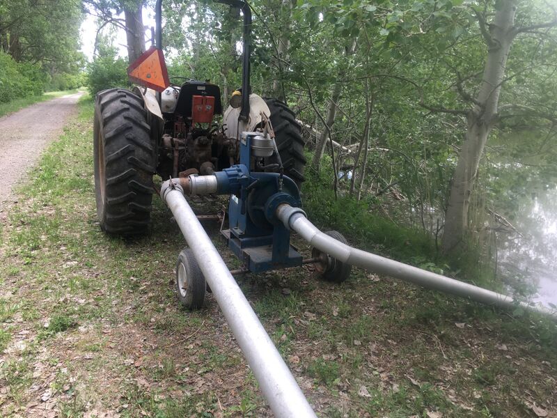 Fichier:Irrigation Pompe tracteur tuyau aluminium MBrisset.JPG