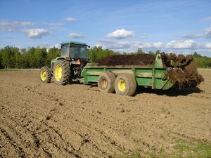 Épandeur Compost John Deere.JPG